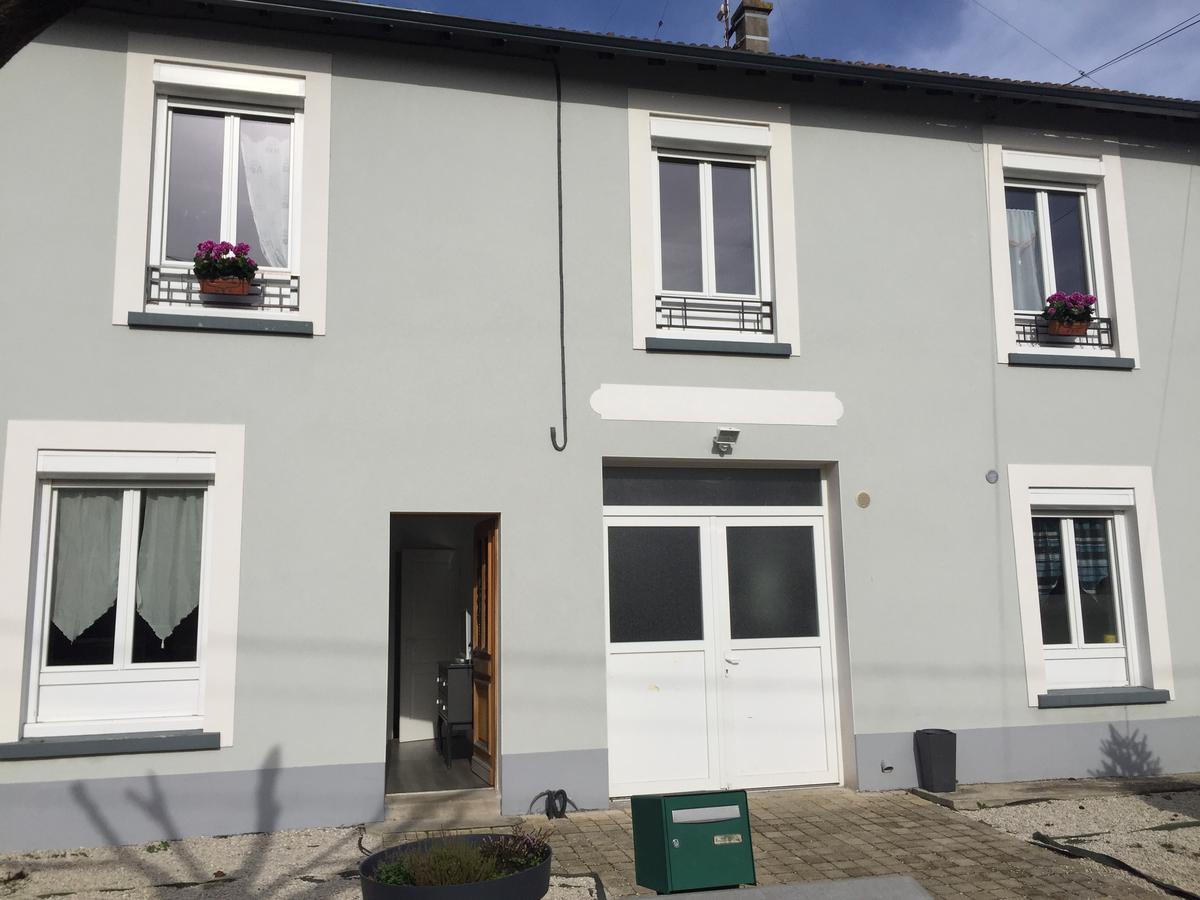 Gîtes Poirier Bazin Montry Exterior foto